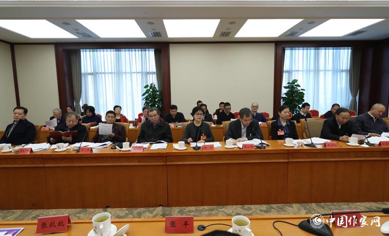 11月28日，中國(guó)作家協(xié)會(huì)第八屆全國(guó)委員會(huì)第七次全體會(huì)議在北京召開(kāi)。