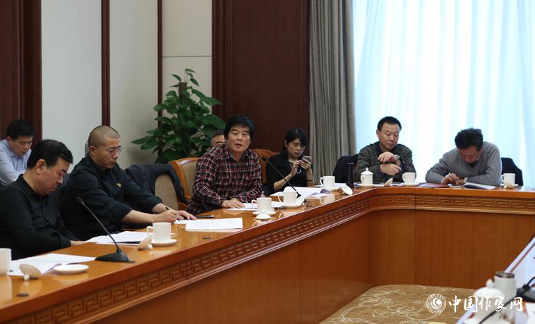 11月30日下午，趙本夫在江蘇代表團(tuán)分組討論中發(fā)言。