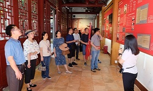 參觀農(nóng)民運(yùn)動講習(xí)所