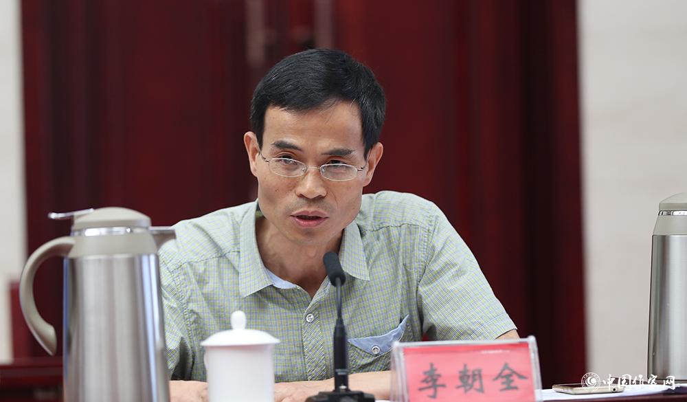 8月4日，李朝全在第十屆兒獎評委會第六次全體會議上介紹初選作品公示情況