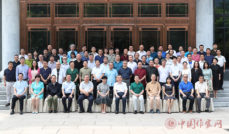7月28日，第七屆魯迅文學(xué)獎全體評委合影