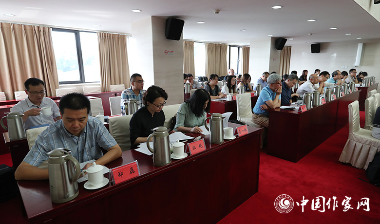 7月28日，第七屆魯迅文學(xué)獎各評委會全體會現(xiàn)場