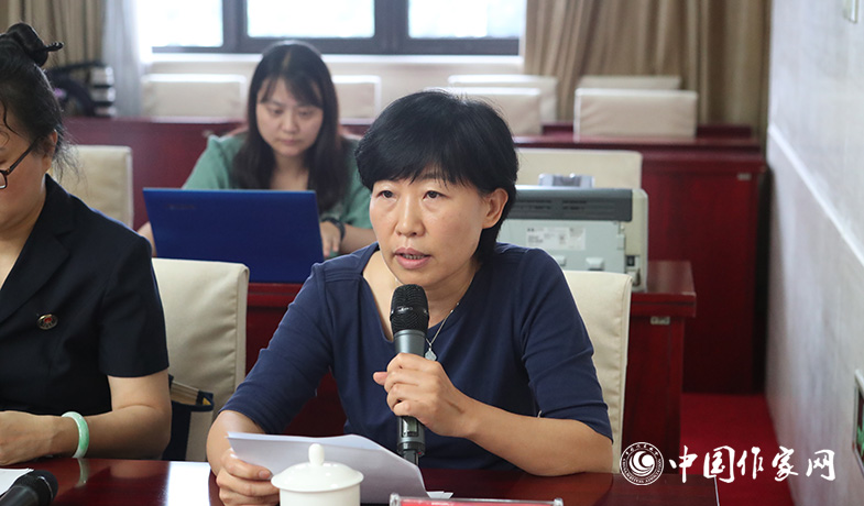 8月11日，終會上，計票人報告選票發(fā)放、回收及統(tǒng)計情況