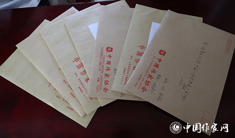 8月11日，第七屆魯迅文學(xué)獎終評選票情況蓋章封存