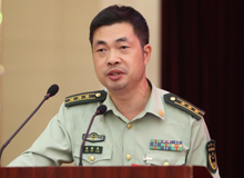 鄭潤(rùn)良：書寫無(wú)愧于時(shí)代的強(qiáng)軍故事　　軍旅青年作家方陣整體上呈現(xiàn)出強(qiáng)勁不息的創(chuàng)作風(fēng)貌，特別是新生代軍旅作家群體的崛起。[詳細(xì)]