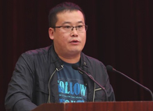 肖江虹：帶著詩(shī)意前行　　作家用筆講述人類在時(shí)代里面的困境。我們每個(gè)人都有困境，作家需要發(fā)現(xiàn)困境講述困境。[詳細(xì)]