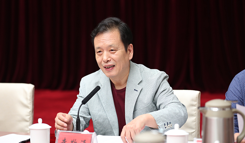 8月16日，評(píng)委會(huì)副主任李敬澤在第七次全體會(huì)上作投票說(shuō)明、宣布計(jì)票結(jié)果并公布獲獎(jiǎng)作品