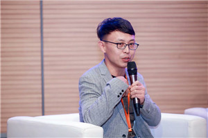 科幻文學(xué)：獲獎作品《奇跡之夏》作者：馬傳思         獲獎感言　　在田野中放牛時，或者干農(nóng)活的閑暇坐在樹蔭下歇息時，也或者在某個炎熱的夏夜，躺在門外的竹席上納涼的時候，四周的一切事物會以一種奇妙的方式朝我匯聚過來：幾只螞蟻從草叢間出現(xiàn)，在我指尖列隊行進；一群秧雞從蟄伏的田埂下朝我張望；一只貓頭鷹在睡夢中向我囈語；田野中的麥浪翻滾，傳來大地心臟的律動；山林中的風(fēng)聲呼嘯，帶來遠方的氣息……