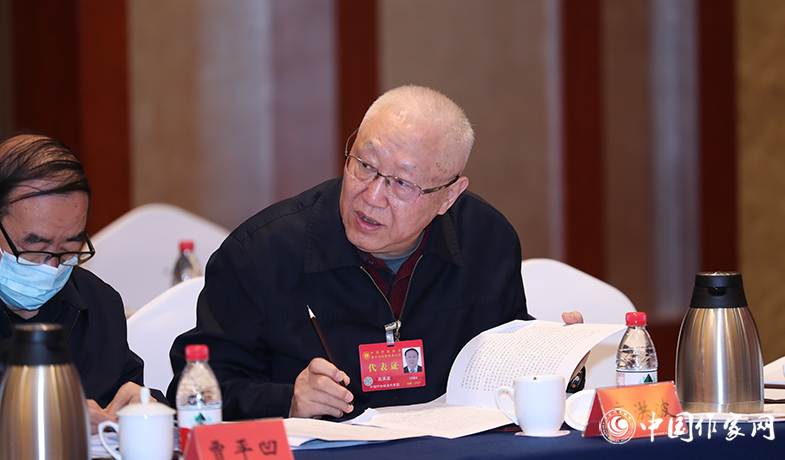 12月12日，中國作家協(xié)會第九屆主席團第九次會議在京舉行。