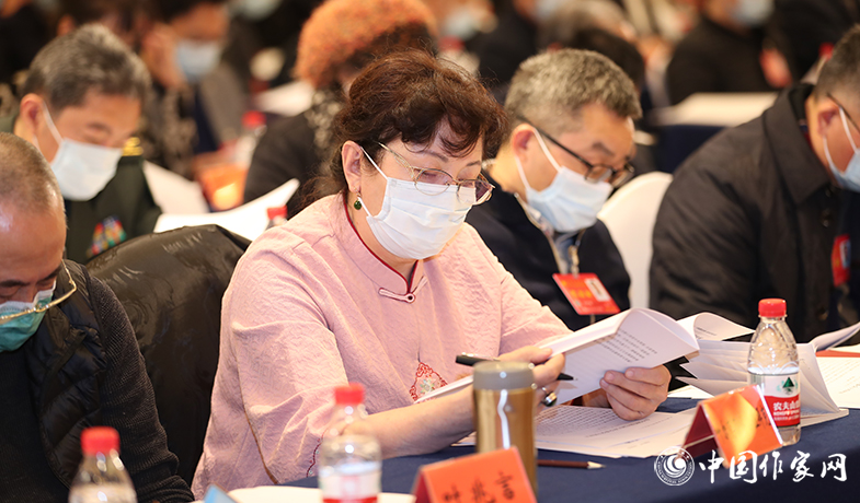 12月12日，中國作家協(xié)會第九屆全國委員會第六次全體會議在京舉行