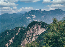 【輯一】南部山區(qū)：這是我的出生之地，也將是我的死去之地群山在背后，他古風(fēng)依舊/蒼天在上，皺紋和傷疤都被曬成了慈祥[詳細(xì)]