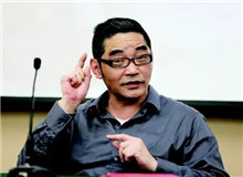 【蘇　童】	張光芒丨《<黃雀記>：作為性格悲劇的美學(xué)建構(gòu)》；	陳若谷丨《河水與招魂：從<河岸>到<黃雀記>》。