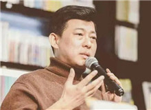 祝勇：透明的密室　　“密室逃生”是歷史懸疑小說的經(jīng)典套路，《千里江山圖》卻把它花樣翻新，玩出了新境界。[詳細(xì)]