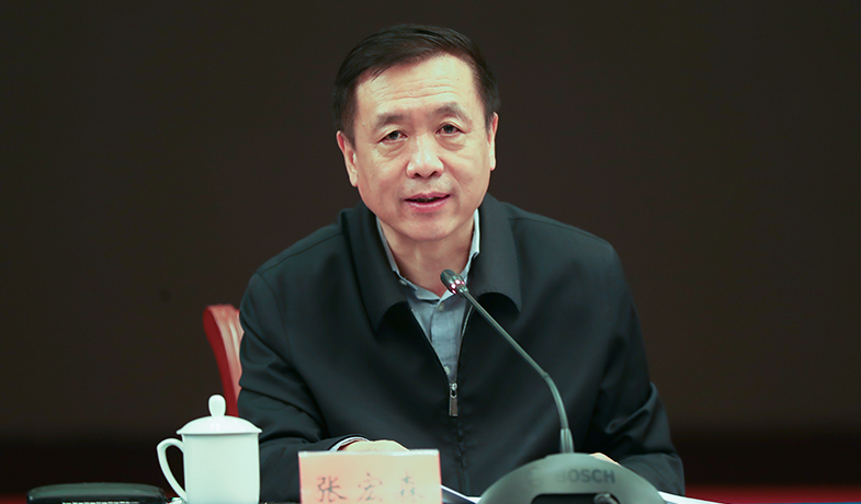 中國作協(xié)黨組書記、副主席張宏森主持座談會(huì)