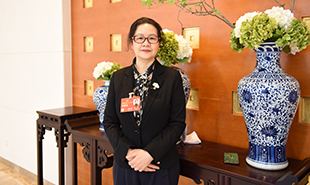 全國人大代表、重慶作協(xié)主席冉冉　