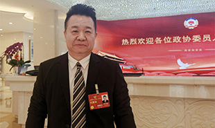 全國政協(xié)委員，中國作協(xié)主席團委員、書記處書記邱華棟