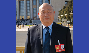 全國政協(xié)委員，中國民間文藝家協(xié)會分黨組書記、駐會副主席邱運華