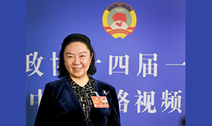 全國政協(xié)委員、中國國家話劇院院長田沁鑫　