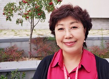 徐坤：《神圣婚姻》寫的是家族里的真人真事　　這部書的很多情節(jié)都是家族里的真人真事，聽的時候在想，應該用什么方式把故事寫出來……[詳細]