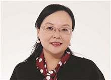 張莉談《金枝》：誠摯地直面生命中最復(fù)雜的經(jīng)驗(yàn)　　 邵麗非常誠摯地直面生命中那些最復(fù)雜、最難以處理的經(jīng)驗(yàn)和那個(gè)最難以安放的自我…… [詳細(xì)]
