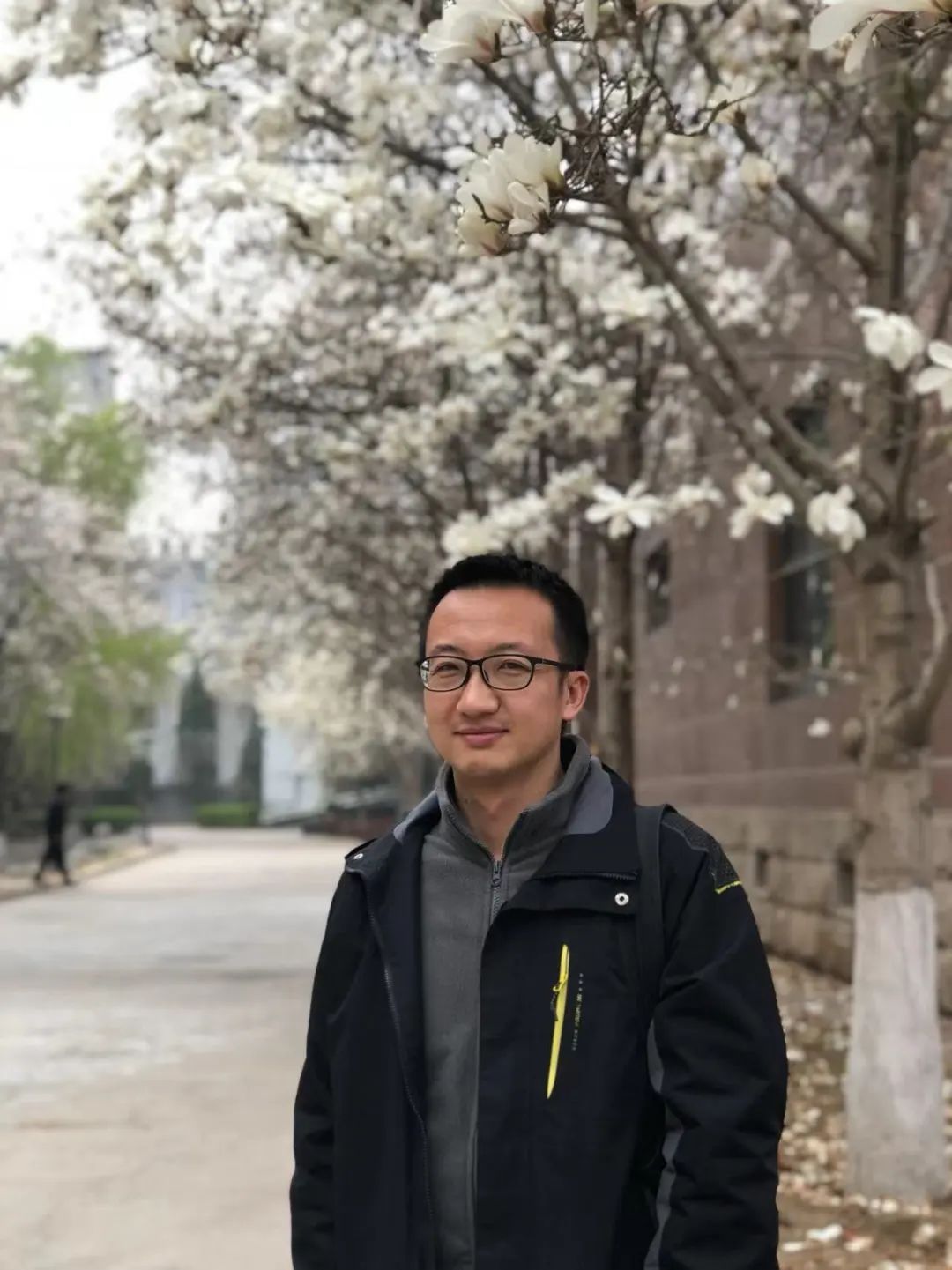 李一默，山西右玉人，寫小說，發(fā)表若干。