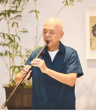 　　關(guān)山月美術(shù)館“仲夏輕音·古琴雅集”美術(shù)館之夜現(xiàn)場 　　（圖片來自關(guān)山月美術(shù)館微信公眾號）