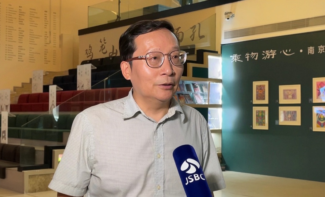 南京市文投集團(tuán)有限責(zé)任公司副總經(jīng)理、民建中央文化委員會委員、南京市文學(xué)之都促進(jìn)會秘書長聞一武接受專訪