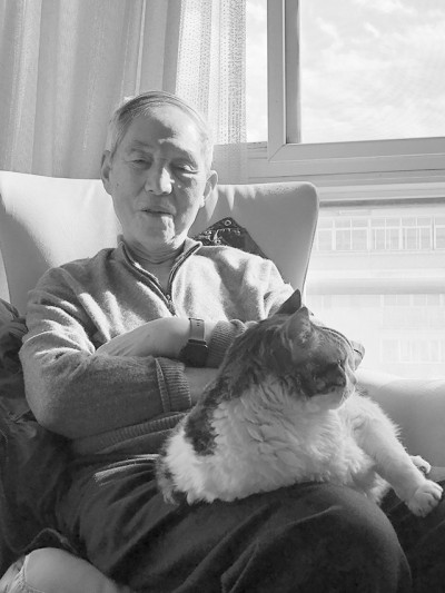  周良沛，詩(shī)人、作家、評(píng)論家