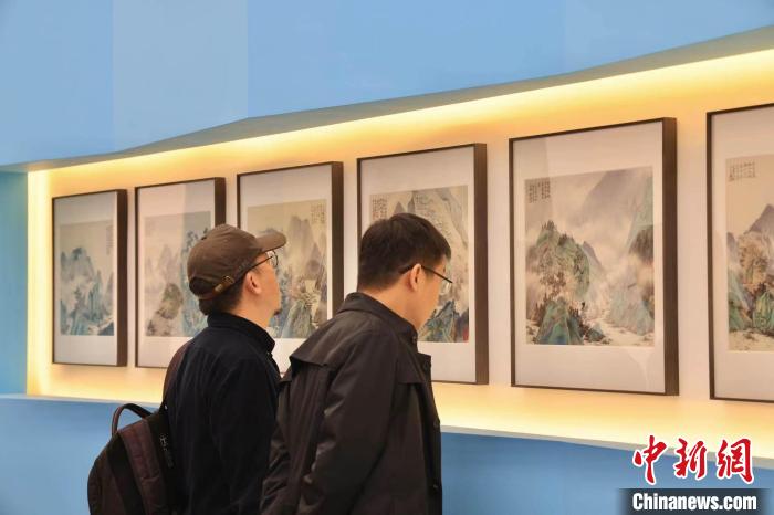 “景·色”——2023當(dāng)代青綠山水畫學(xué)術(shù)邀請(qǐng)展現(xiàn)場。 主辦方供圖