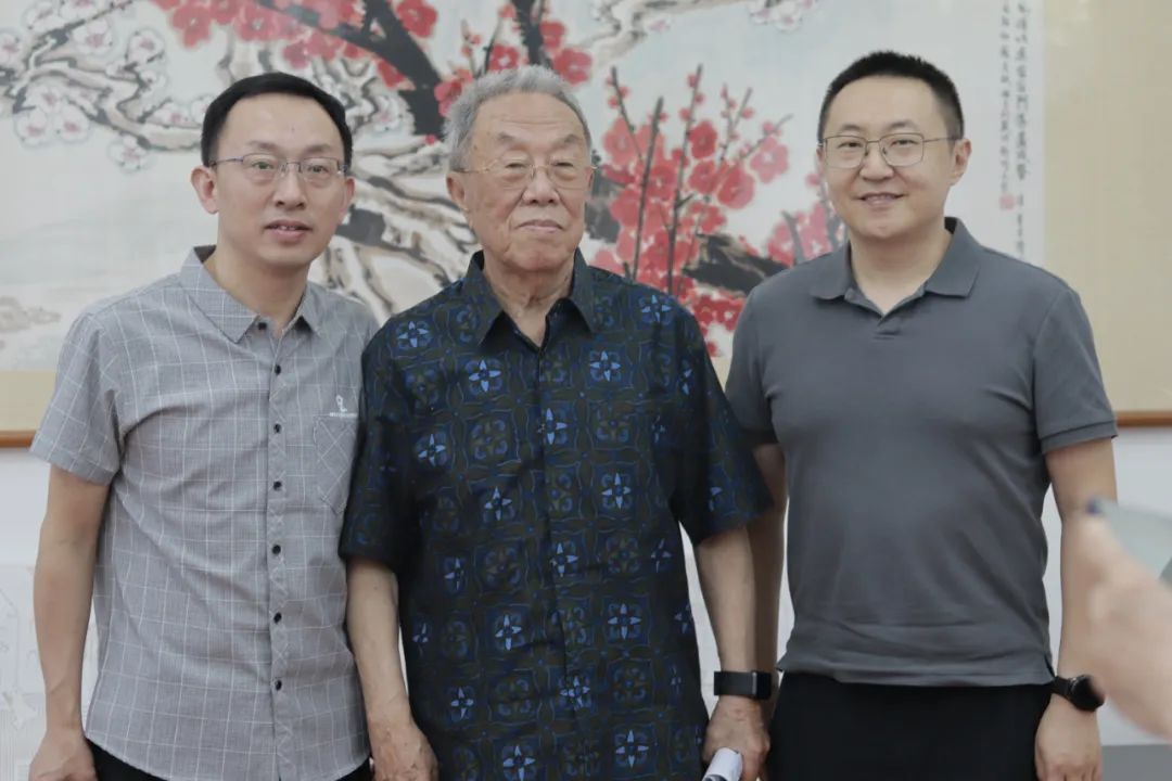 王蒙、沈杏培、李松睿2023年7月在北戴河