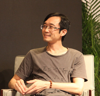黃德海，《思南文學(xué)選刊》副主編，中國現(xiàn)代文學(xué)館特聘研究員。著有《世間文章》《詩經(jīng)消息》《書到今生讀已遲》《馴養(yǎng)生活》等。曾獲第八屆“唐弢青年文學(xué)研究獎”、第十七屆“華語文學(xué)傳媒盛典·年度文學(xué)評論家”、第三屆“山花文學(xué)雙年獎·散文獎”。