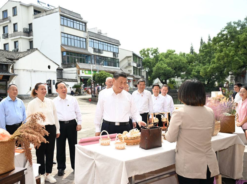 2023年9月20日上午，習近平在浙江省金華市義烏市后宅街道李祖村考察。新華社記者 謝環(huán)馳 攝