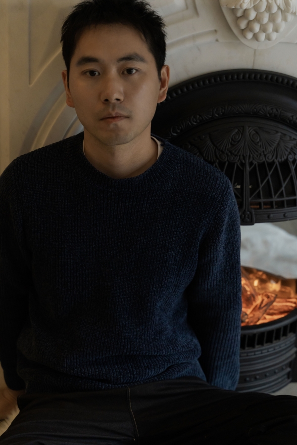 吳忠全，作家、編劇，已出版《橋聲》《春日站牌》《寒夜無聲》等，編劇作品《我，喜歡你》《在一起》《時空來電》等
