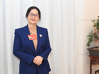 冉冉代表：用文學的溫度關(guān)注社會問題