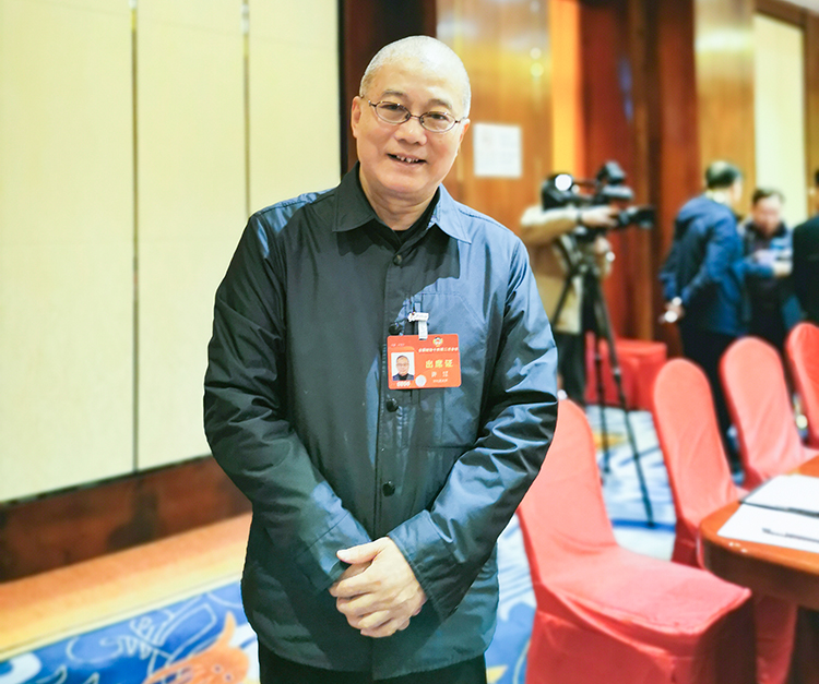 全國政協(xié)委員、中國文聯(lián)副主席許江
