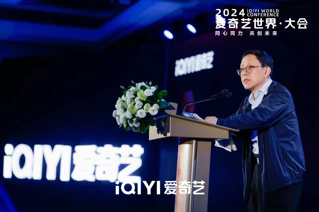 中國作協(xié)主席團(tuán)委員、中國作協(xié)影視委員會委員、茅盾文學(xué)獎得主柳建偉
