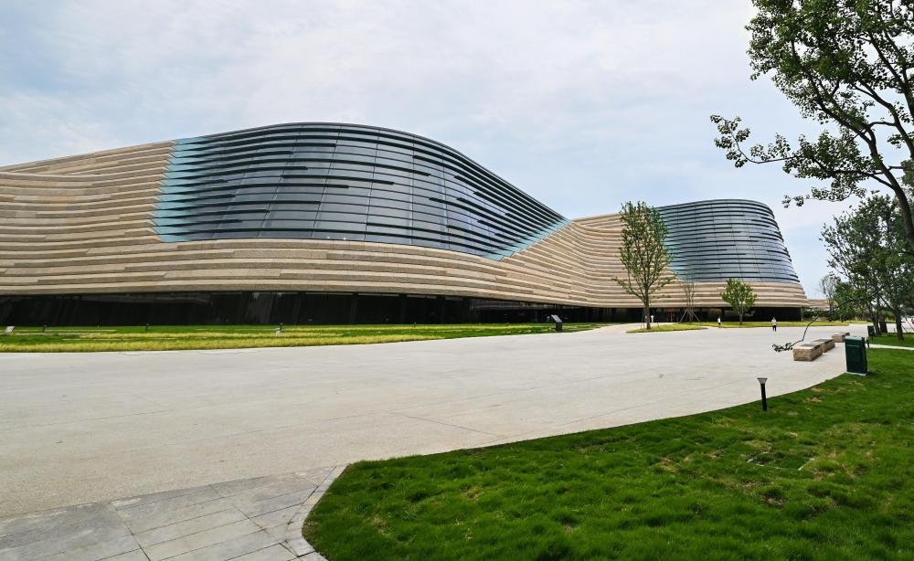 這是2023年7月26日拍攝的三星堆博物館新館外景。新華社記者 王曦 攝