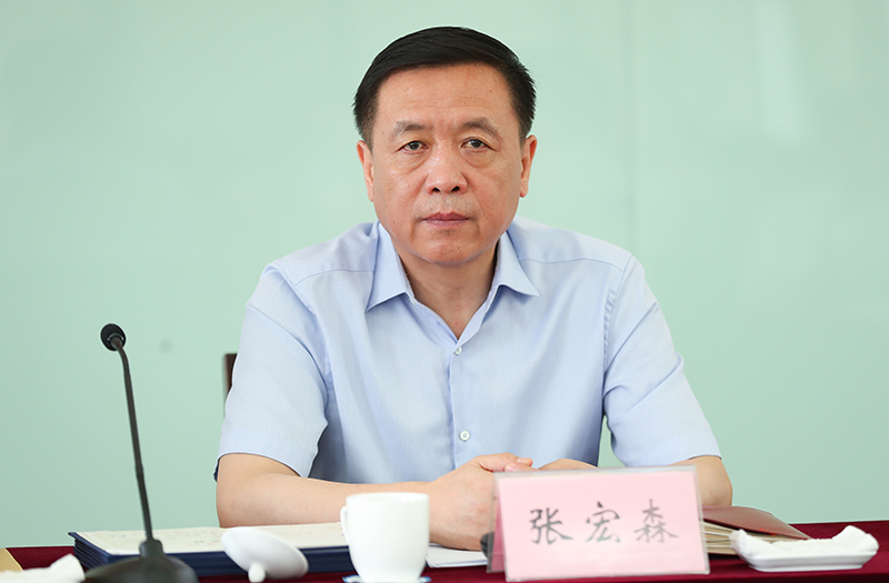中國作協(xié)黨組書記、副主席張宏森出席結(jié)業(yè)典禮