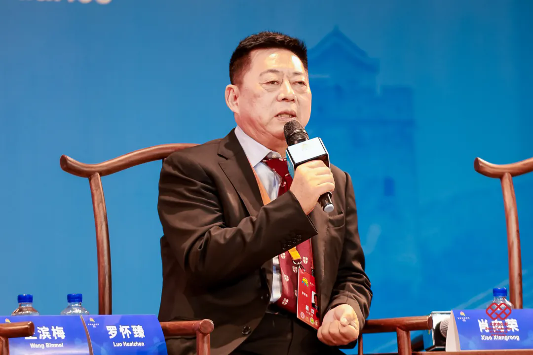 中國戲劇家協(xié)會顧問、國家一級編劇羅懷臻