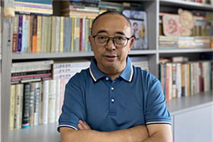 報(bào)告文學(xué)獎(jiǎng)：《幸福的旋律——西藏脫貧交響曲》  作者：吉米平階（藏族）         獲獎(jiǎng)感言時(shí)代的發(fā)展往往超越作家的經(jīng)驗(yàn)和想象，在我還挖空心思用自己有限的能力想為所住村莊和遙遠(yuǎn)的鄉(xiāng)親做點(diǎn)什么的時(shí)候，波瀾壯闊的脫貧攻堅(jiān)開始了。西藏是全國(guó)集中連片貧困程度最深地區(qū)之一，也是脫貧攻堅(jiān)難度最大，成效最顯著的地方，我有幸作為參與者、親歷者和記錄者，見證了全過(guò)程。