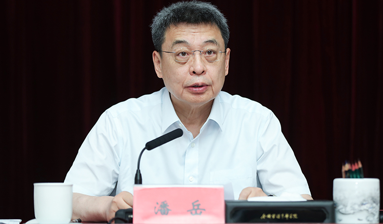 7月20日，評(píng)委會(huì)名譽(yù)主任潘岳在第一次全體會(huì)上講話