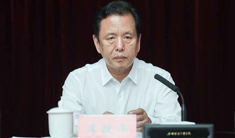 7月20日，評(píng)委會(huì)主任李敬澤主第一次全體會(huì)議
