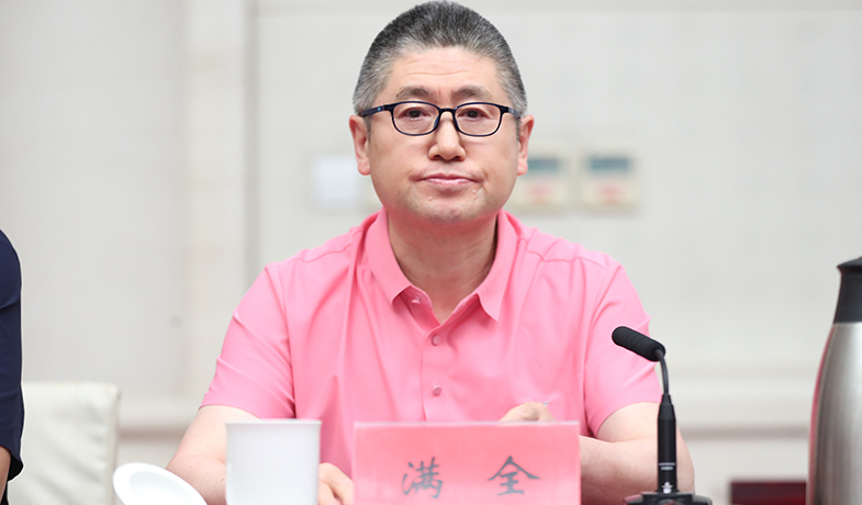7月31日，滿全介紹民文作品和翻譯獎(jiǎng)終評(píng)建議方案