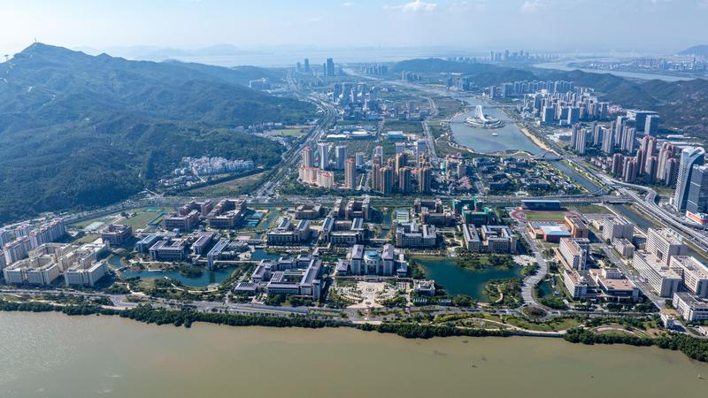 圖為澳門大學(xué)橫琴校區(qū)（2024年12月4日攝，無人機(jī)照片）。新華社發(fā) 張金加/攝