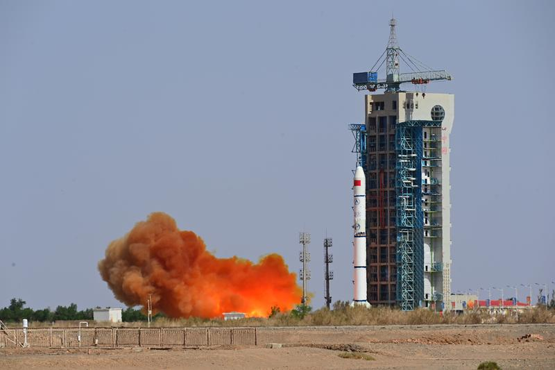 2023年5月21日16時(shí)，我國在酒泉衛(wèi)星發(fā)射中心采用長征二號(hào)丙運(yùn)載火箭，成功發(fā)射首顆內(nèi)地與澳門合作研制的空間科學(xué)衛(wèi)星“澳門科學(xué)一號(hào)”。新華社發(fā) 汪江波/攝