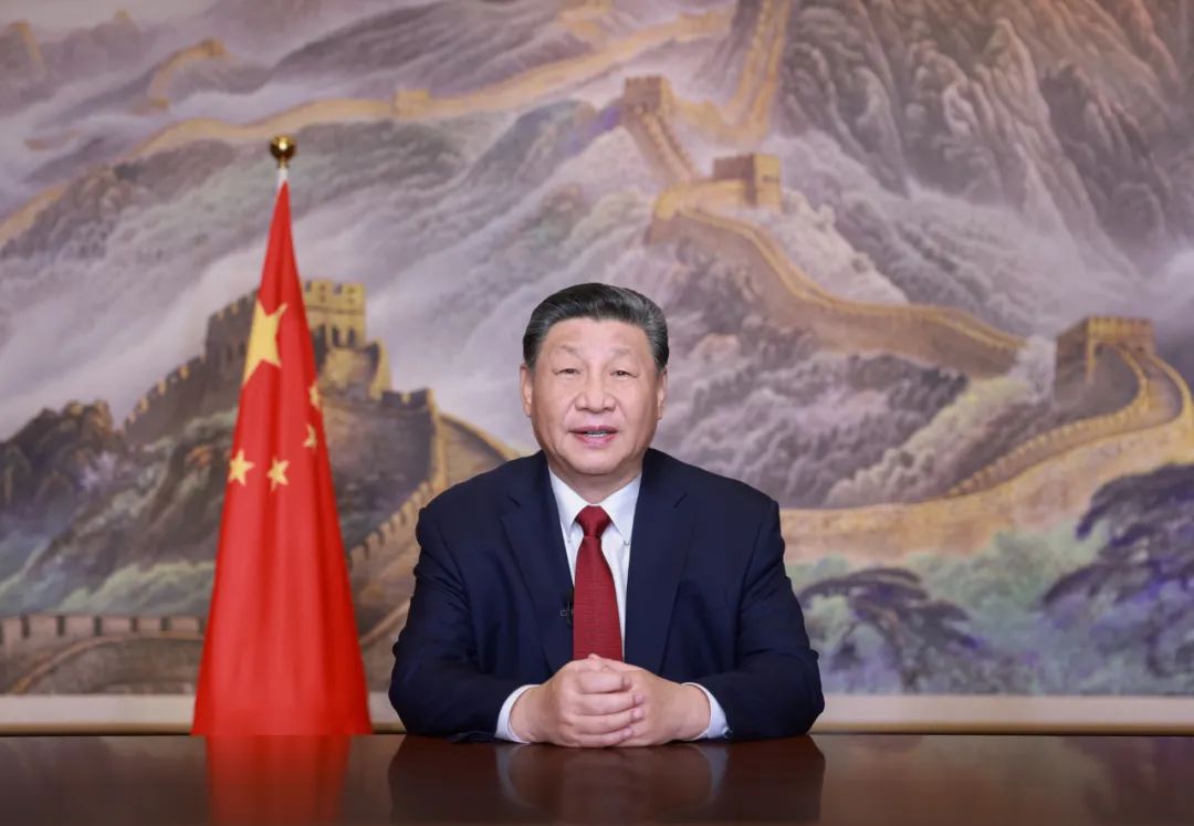 新年前夕，國家主席習(xí)近平通過中央廣播電視總臺和互聯(lián)網(wǎng)，發(fā)表二〇二五年新年賀詞。新華社記者 鞠鵬 攝