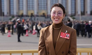 全國政協(xié)委員、北京市文聯(lián)副主席孟艷
