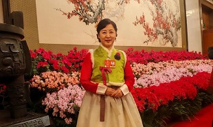 全國人大代表、中國舞協(xié)副主席、延邊歌舞團(tuán)副團(tuán)長咸順女