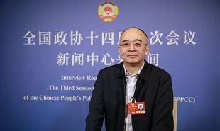 全國政協(xié)委員，中國作協(xié)副主席吳義勤