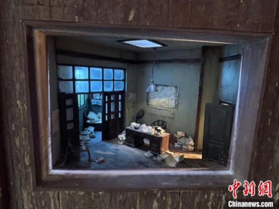 新創(chuàng)舞臺劇《輔德里》的劇場模型?！⊥τ?攝